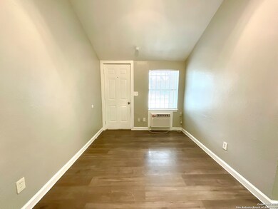 602 Lovett Ave unit 2, San Antonio, TX 78211 - photo 3