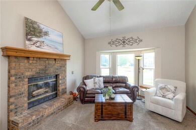 308 W Sierra Dr, Raymore, MO 64083 - photo 7