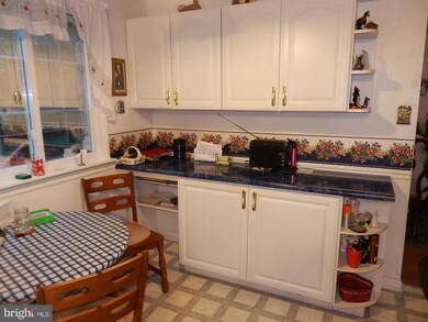 20705 Oriole Cir unit B, Hagerstown, MD 21742 - photo 4