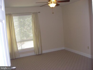 8427 Greenbelt Rd unit 201, Greenbelt, MD 20770 - photo 6