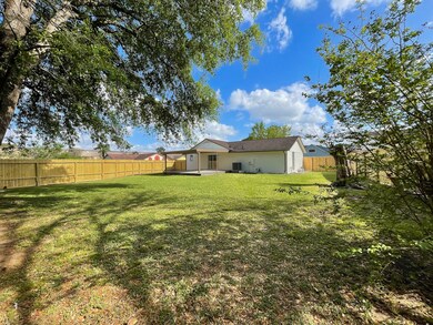 13102 Winding Wood Dr, Houston, TX 77038 - photo 7