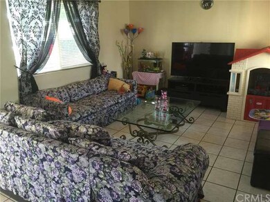 15735 Alwood - Nice open living room.