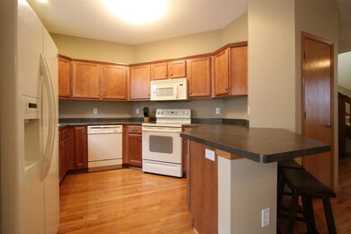 2777 Crinkle Root Dr, Fitchburg, WI 53711 - photo 5