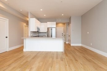 723 Centre St unit 3, Boston, MA 02130 - photo 3