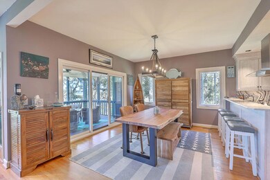 1310 Martins Point Road dining area