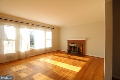 6632 Moly Dr, Falls Church, VA 22046 - photo 3