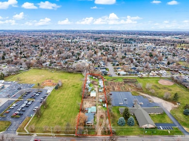 5603 W Castle Dr, Boise, ID 83703 - photo 3