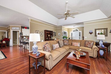 GREAT ROOM TO KITCHEN