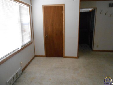 2413 SW Gage Blvd, Topeka, KS 66614 - photo 4