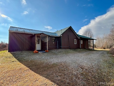 6851 Thompson 41 5 Rd, Rapid River, MI 49878 - photo 3