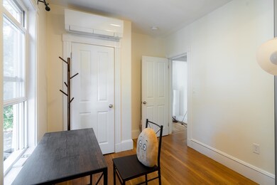 4 Hardwick St unit 2, Cambridge, MA 02141 - photo 2