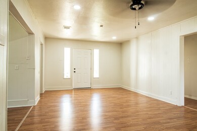 4918 Leffingwell St unit B, Houston, TX 77026 - photo 3