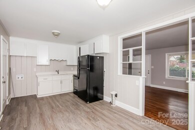 4423 Brooktree Dr, Charlotte, NC 28208 - photo 5