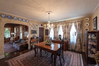 The large dining room (14.2 x 13.3) easily accommo