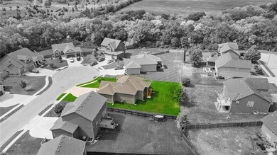 1904 Red Bud Ct, Raymore, MO 64083 - photo 3