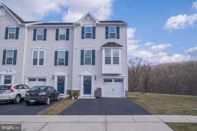 1853 Honeysuckle Ct, Downingtown, PA 19335 - photo 2