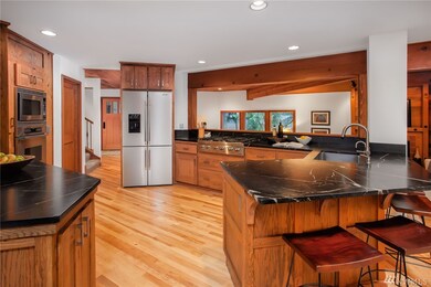 7256 W Mercer Way, Mercer Island, WA 98040 - photo 4