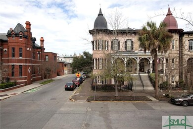 301 E Huntingdon St unit B, Savannah, GA 31401 - photo 4