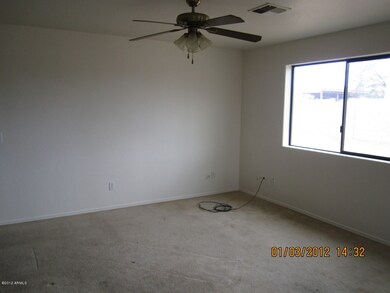 Living Room (2)