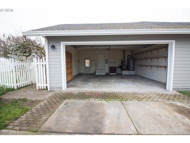 304 Jade St, Sutherlin, OR 97479 - photo 5