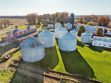 2706 Bedford Rd, Lowellville, OH 44436 - photo 5