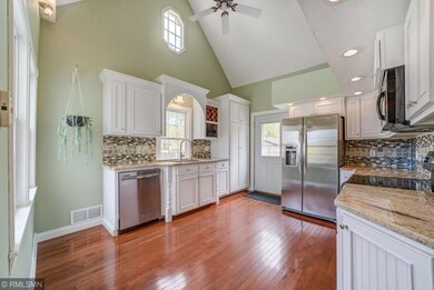 30615 Park St Lindstrom-3-large-Kitchen