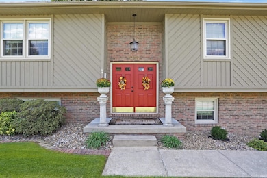 5455 E Timberwood Dr, Newburgh, IN 47630 - photo 4