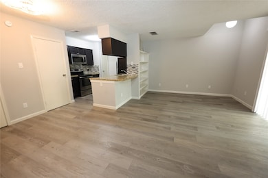 11201 Lynbrook Dr unit 3703, Houston, TX 77042 - photo 7