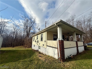 332 Lansdowne Blvd, Youngstown, OH 44506 - photo 2