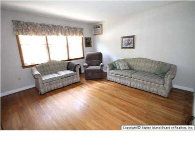 298 Locust Ave, Staten Island, NY 10306 - photo 2
