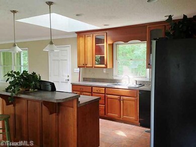 1243 Burnetts Chapel Rd, Greensboro, NC 27406 - photo 4