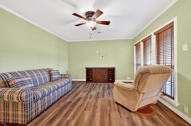 1722 Morningside Dr, Gainesville, TX 76240 - photo 4