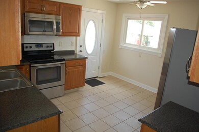 Eat-in kitchen