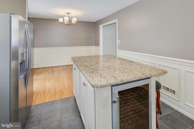 6822 Stoneybrooke Ln, Alexandria, VA 22306 - photo 7