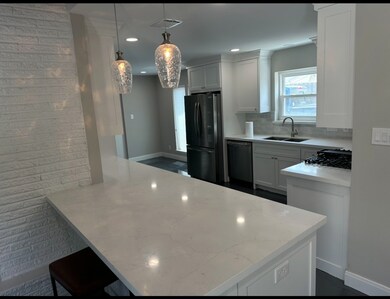 Beautiful Brand New Kitchen and appliances