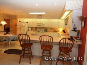 BREAKFAST BAR