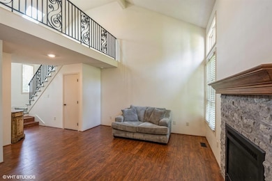 8008 Cobblestone Rd, Urbandale, IA 50322 - photo 5