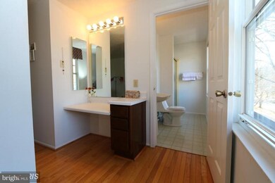 10740 Wayfarer Rd, Germantown, MD 20876 - photo 5