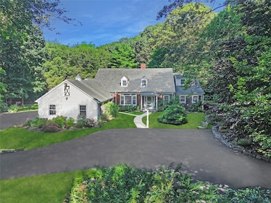 353 Split Rock Rd, Syosset, NY 11791 - photo 2