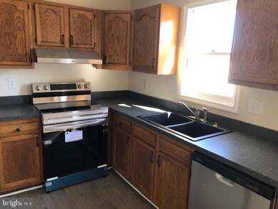 207 S 4th St, Womelsdorf, PA 19567 - photo 3