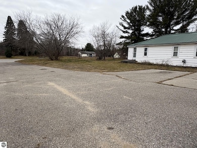 7315 E Pickard St, Mount Pleasant, MI 48858 - photo 2