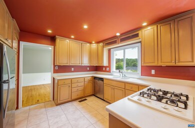 318 Eastbrook Dr, Charlottesville, VA 22901 - photo 2