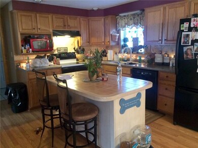 Other view of the kitchen