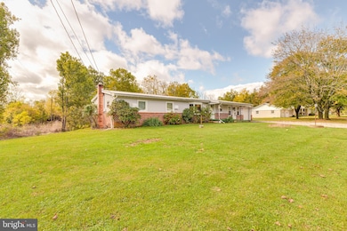 397 Henshaw Rd, Bunker Hill, WV 25413 - photo 5