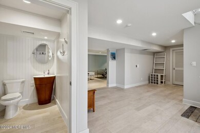 Lower Level Bath