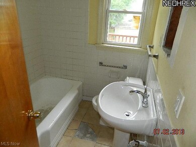 5328 Arch St, Maple Heights, OH 44137 - photo 5