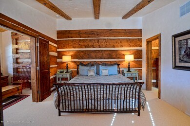 Cabin 9 - Master Suite