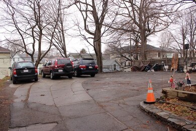 40 Richards St, Worcester, MA 01603 - photo 3