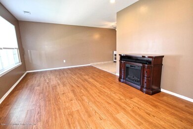 541 Correll Ave unit 26, Staten Island, NY 10309 - photo 7