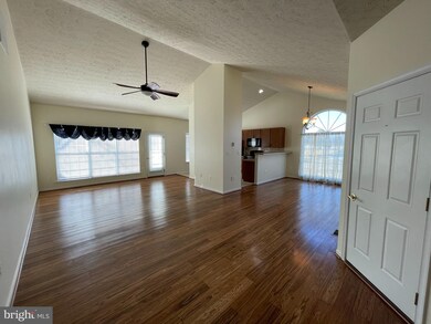 232 Hobbs Hole Ln, Tappahannock, VA 22560 - photo 2